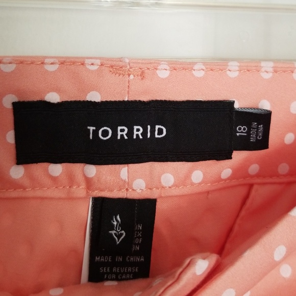 Torrid peachy pink polka dot shorts size 18 - Picture 3 of 4